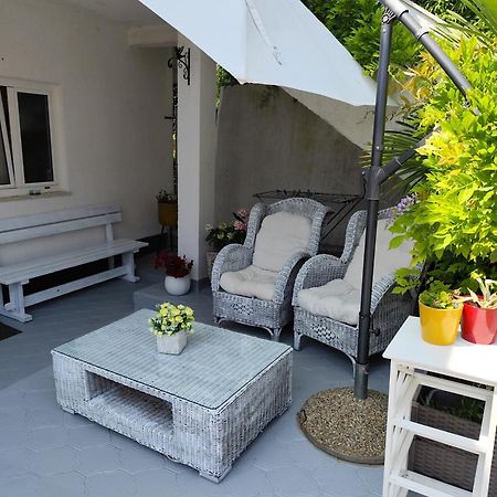 Apartments Poretti For 2,In Center Parking Free In The Yard,6 Min Beach Walk Ровінь Екстер'єр фото