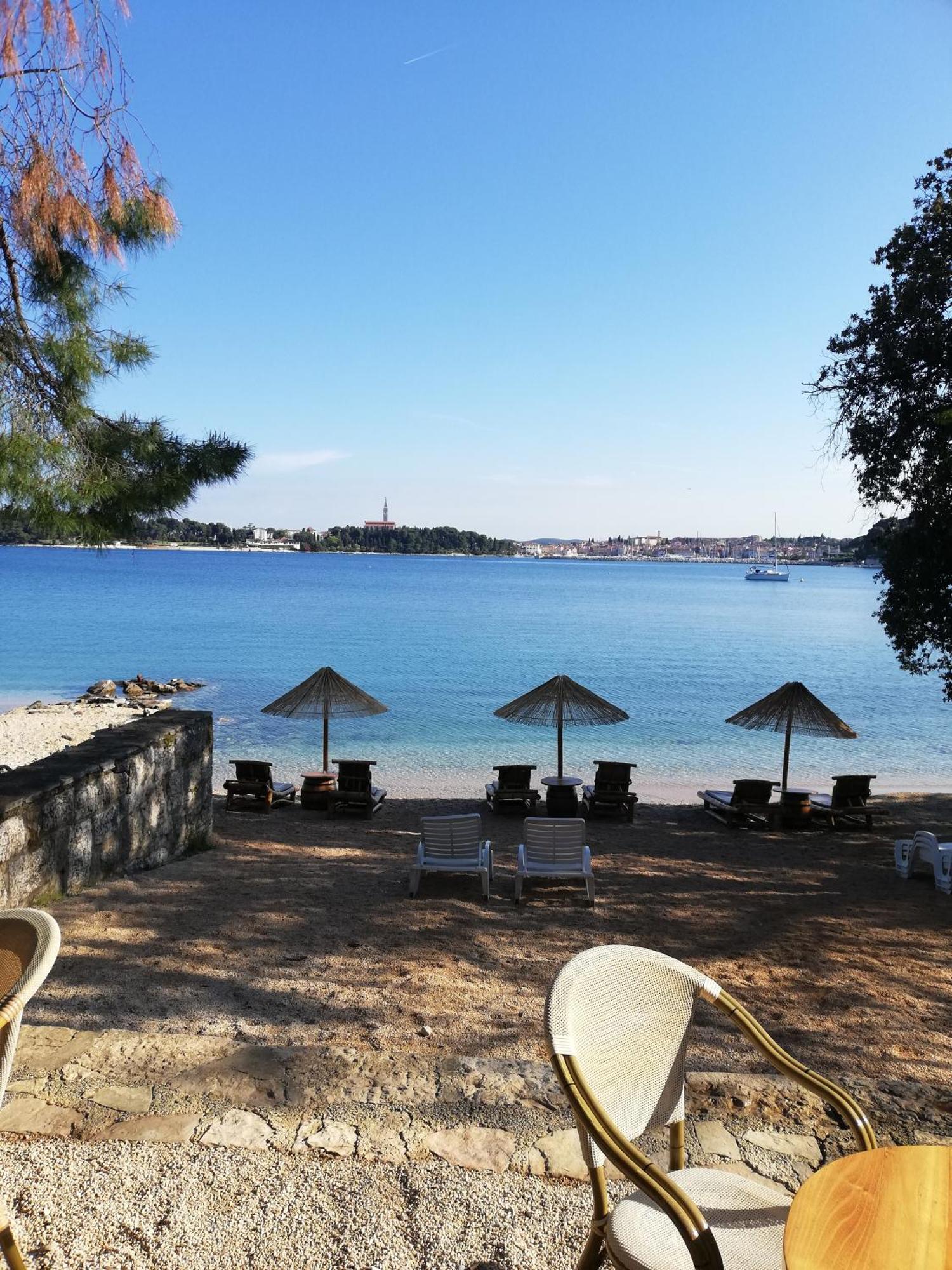 Apartments Poretti For 2,In Center Parking Free In The Yard,6 Min Beach Walk Ровінь Екстер'єр фото