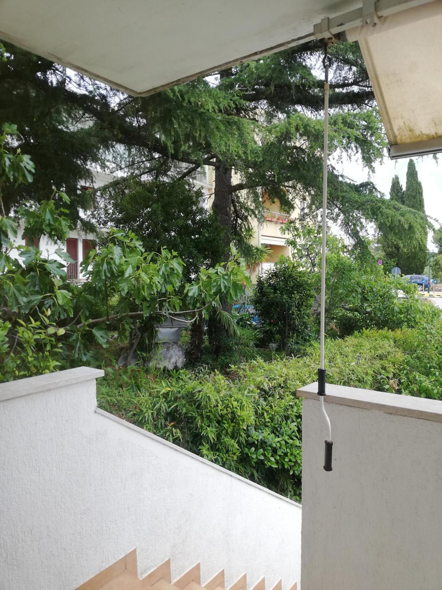 Apartments Poretti For 2,In Center Parking Free In The Yard,6 Min Beach Walk Ровінь Екстер'єр фото
