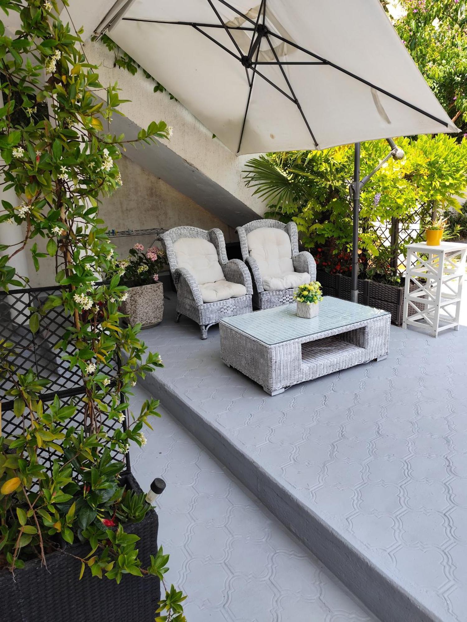 Apartments Poretti For 2,In Center Parking Free In The Yard,6 Min Beach Walk Ровінь Екстер'єр фото